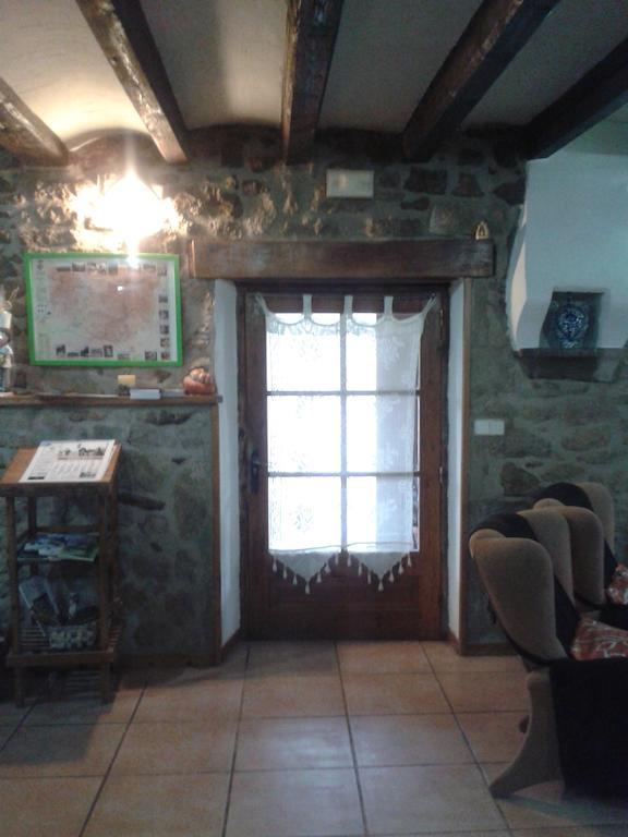 Casa Angrill Hotel Oliana Buitenkant foto